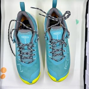 Women’s Keen Waterproof Hiking shoe NXIS EVO 9